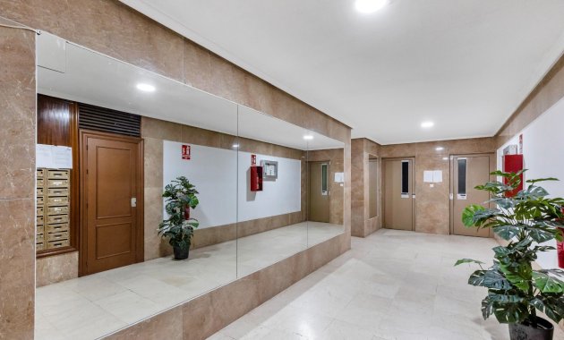 Resale - Apartment  -
Torrevieja - Playa del Cura