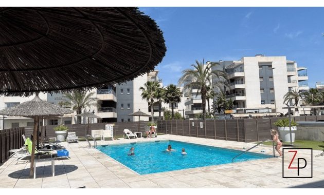 Resale - Bungalow -
Orihuela Costa - Villamartín