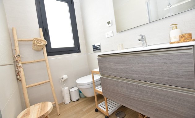 Resale - Apartment  -
Torrevieja - Los Balcones