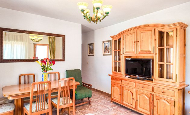 Resale - Apartment  -
Torrevieja - El Acequión - Los Náufragos