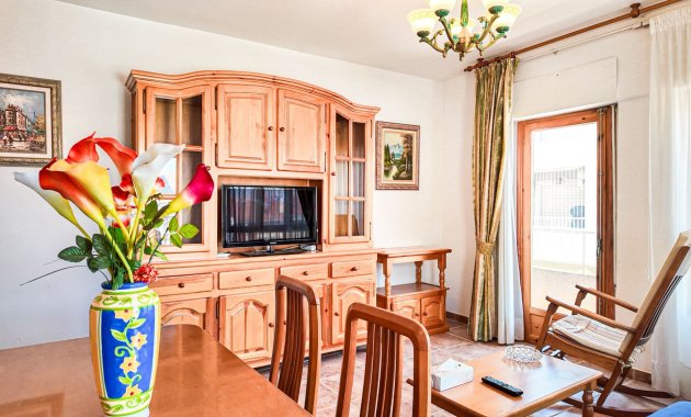Resale - Apartment  -
Torrevieja - El Acequión - Los Náufragos