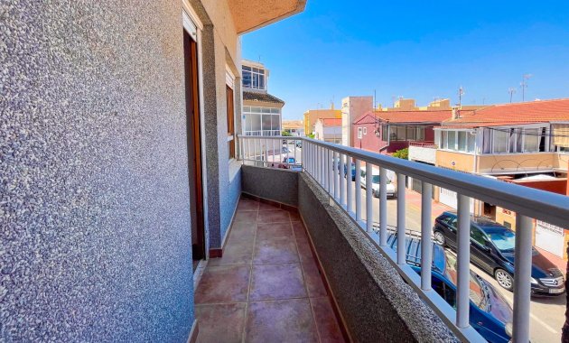 Resale - Apartment  -
Torrevieja - El Acequión - Los Náufragos