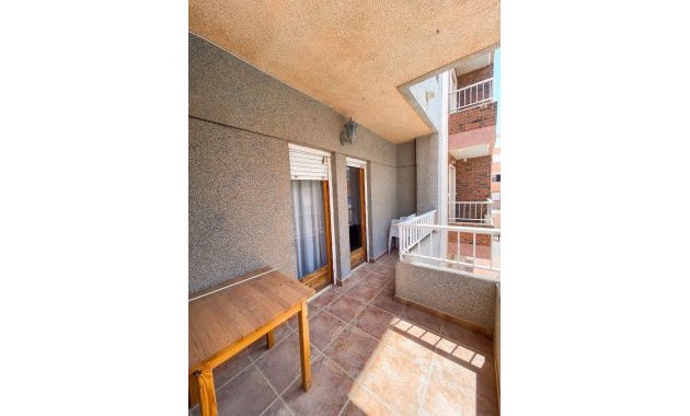 Resale - Apartment  -
Torrevieja - El Acequión - Los Náufragos