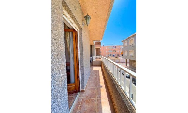 Resale - Apartment  -
Torrevieja - El Acequión - Los Náufragos