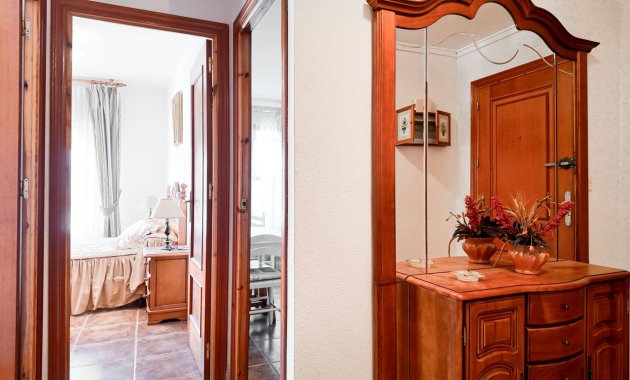 Resale - Apartment  -
Torrevieja - El Acequión - Los Náufragos