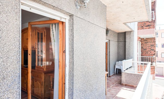 Resale - Apartment  -
Torrevieja - El Acequión - Los Náufragos