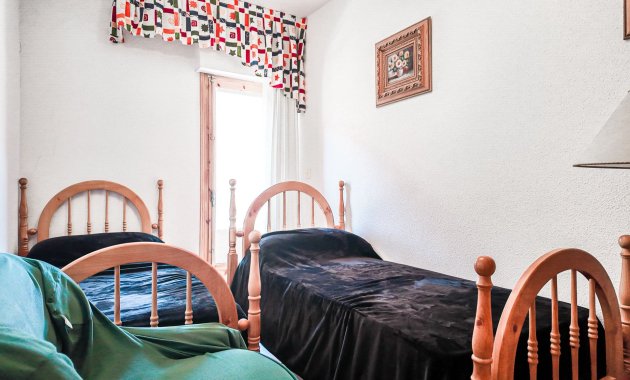 Resale - Apartment  -
Torrevieja - El Acequión - Los Náufragos