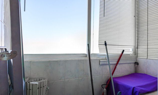 Resale - Apartment  -
Torrevieja - El Acequión - Los Náufragos