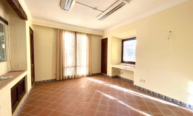 Resale - Commercial -
Torrevieja - Playa Los Locos