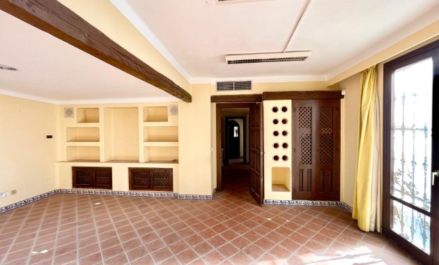 Resale - Commercial -
Torrevieja - Playa Los Locos