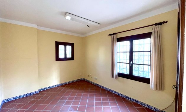 Resale - Commercial -
Torrevieja - Playa Los Locos