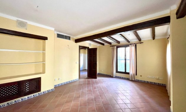 Resale - Commercial -
Torrevieja - Playa Los Locos