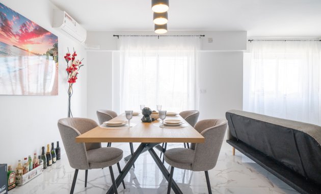 Resale - Apartment  -
Orihuela Costa - Punta Prima