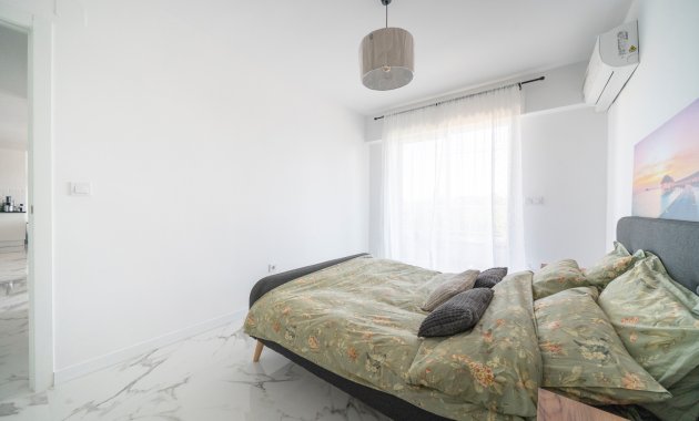 Resale - Apartment  -
Orihuela Costa - Punta Prima