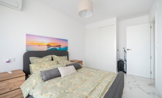 Resale - Apartment  -
Orihuela Costa - Punta Prima