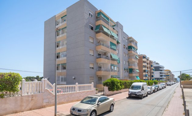 Resale - Apartment  -
Orihuela Costa - Punta Prima