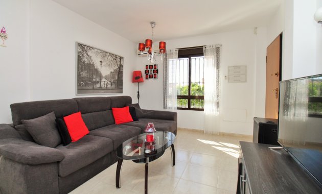 Resale - Villa -
Villamartín - PAU 8