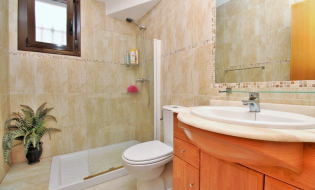 Resale - Villa -
Villamartín - PAU 8