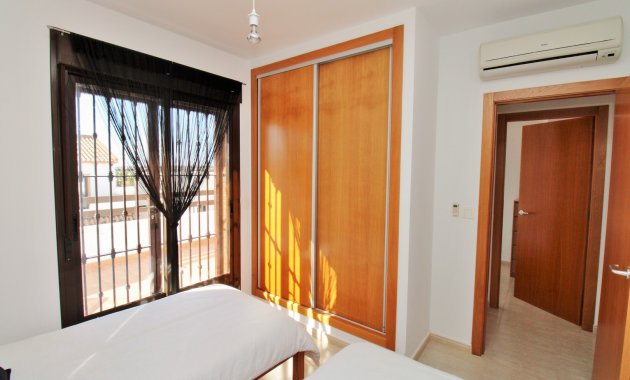 Resale - Villa -
Villamartín - PAU 8