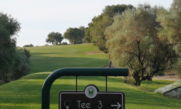 Resale - Villa -
Villamartín - PAU 8