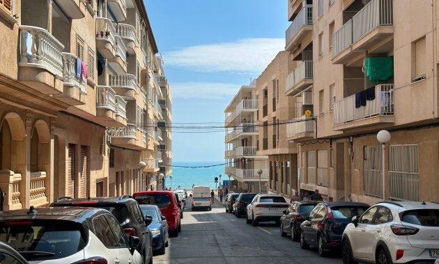 Resale - Apartment  -
Guardamar del Segura - Center