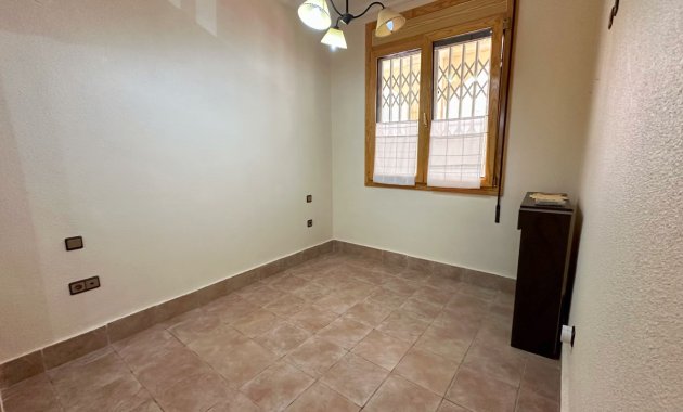 Resale - Apartment  -
Guardamar del Segura - Center