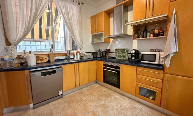 Resale - Apartment  -
Guardamar del Segura - Center