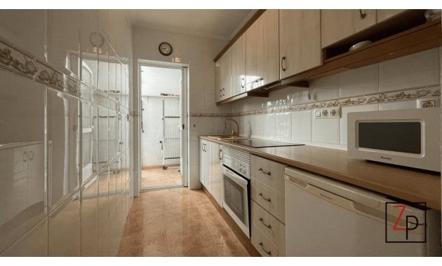 Resale - Apartment  -
Torrevieja - Baños de Europa