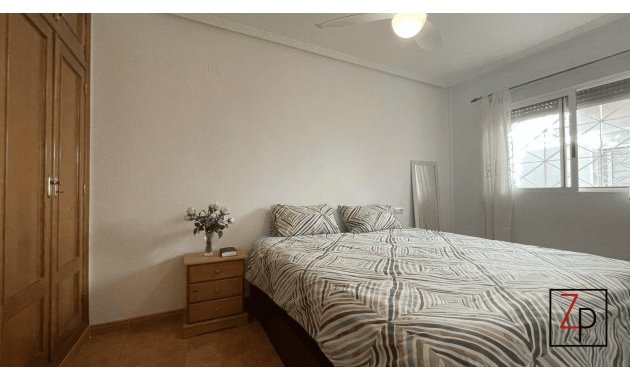 Resale - Apartment  -
Torrevieja - Baños de Europa