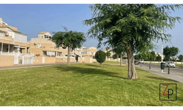 Resale - Apartment  -
Torrevieja - Baños de Europa