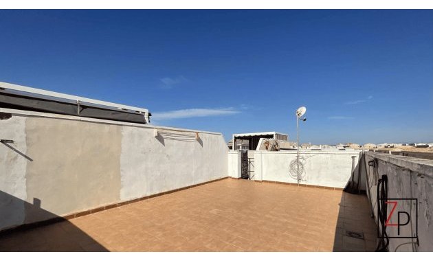 Resale - Apartment  -
Torrevieja - Baños de Europa
