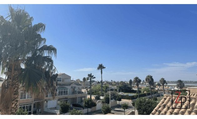 Resale - Apartment  -
Torrevieja - Baños de Europa