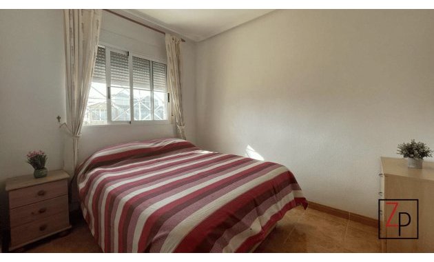Resale - Apartment  -
Torrevieja - Baños de Europa