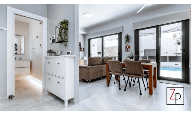 Resale - Villa -
Orihuela Costa - Lomas de Cabo Roig