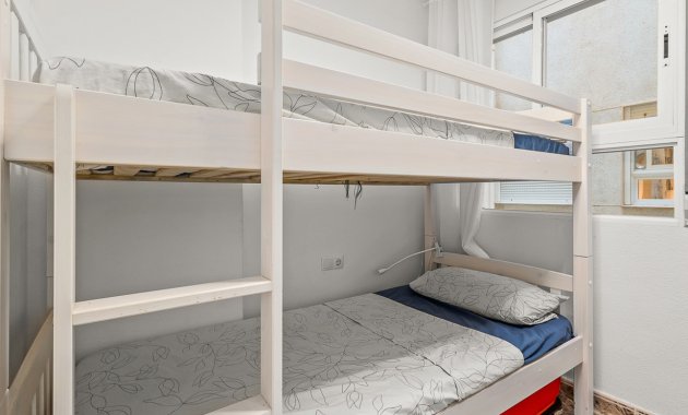 Resale - Apartment  -
Torrevieja - Playa del Cura