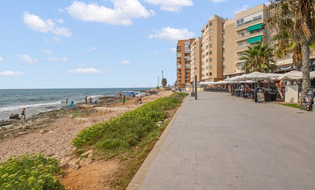 Resale - Apartment  -
Torrevieja - Playa del Cura