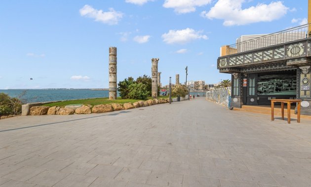 Resale - Apartment  -
Torrevieja - Playa del Cura