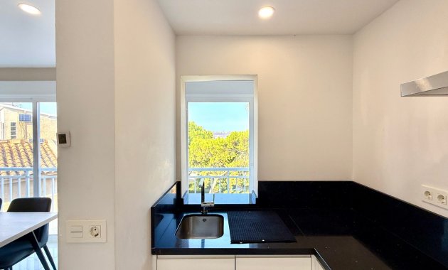 Resale - Apartment  -
Torrevieja - Los Balcones