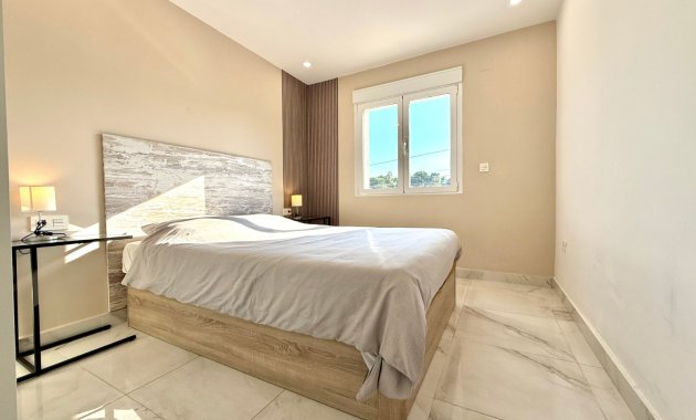 Resale - Apartment  -
Torrevieja - Los Balcones