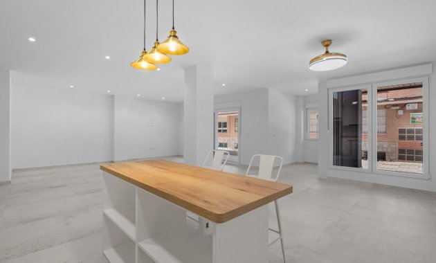 Resale - Apartment  -
Torrevieja - El Acequión - Los Náufragos