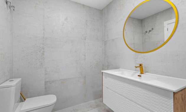 Resale - Apartment  -
Torrevieja - El Acequión - Los Náufragos