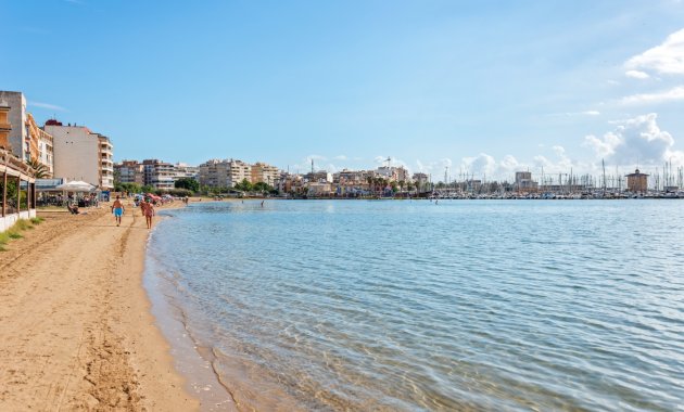 Resale - Apartment  -
Torrevieja - El Acequión - Los Náufragos