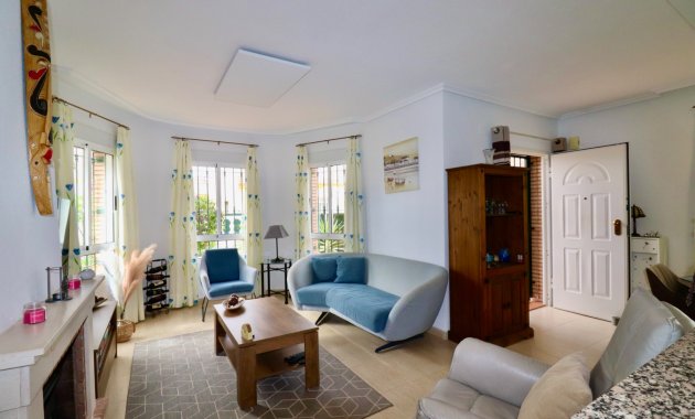 Resale - Villa -
Guardamar del Segura - El Raso