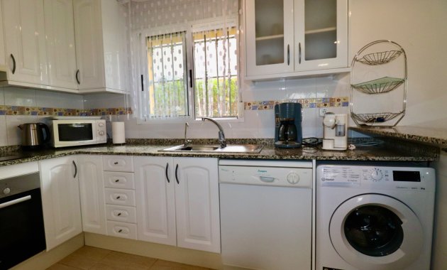 Resale - Villa -
Guardamar del Segura - El Raso