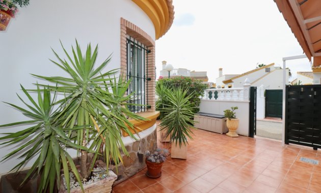 Resale - Villa -
Guardamar del Segura - El Raso