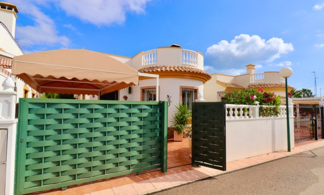 Resale - Villa -
Guardamar del Segura - El Raso