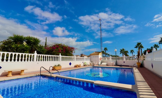 Resale - Villa -
Guardamar del Segura - El Raso