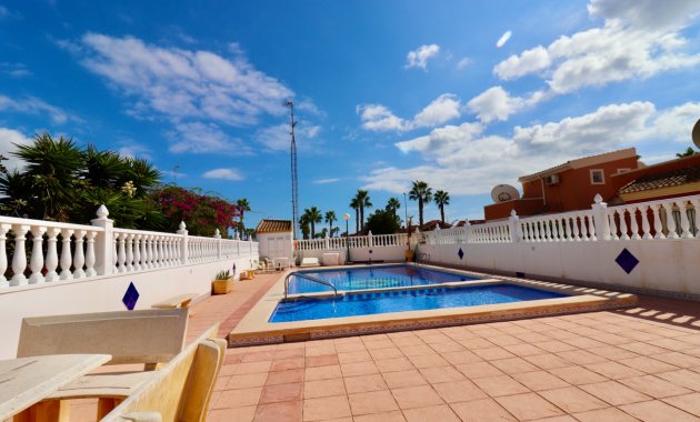 Resale - Villa -
Guardamar del Segura - El Raso