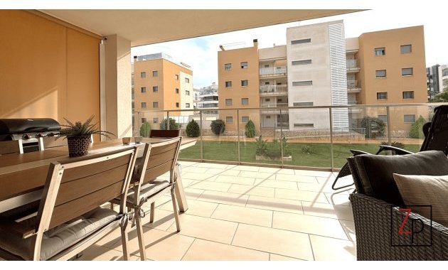 Resale - Apartment  -
Orihuela Costa - Villamartín
