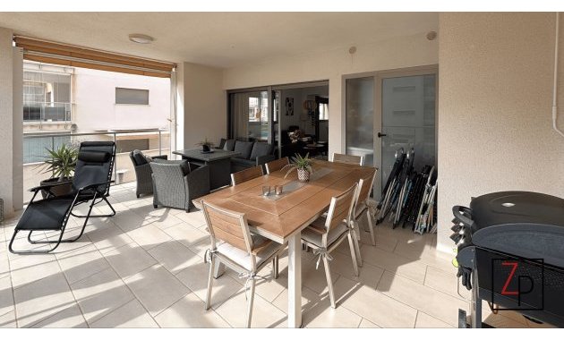 Resale - Apartment  -
Orihuela Costa - Villamartín